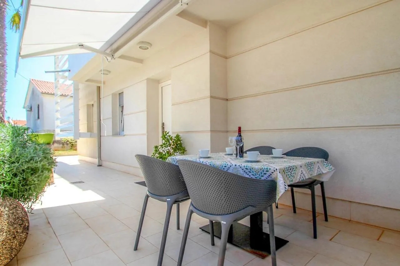 Apartments Karmen Novigrad  Novigrad (Istria)