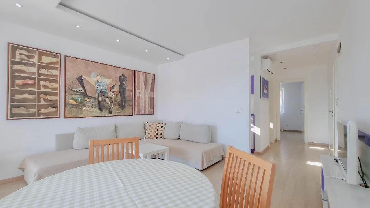 Apartments Karmen Novigrad  Croatia